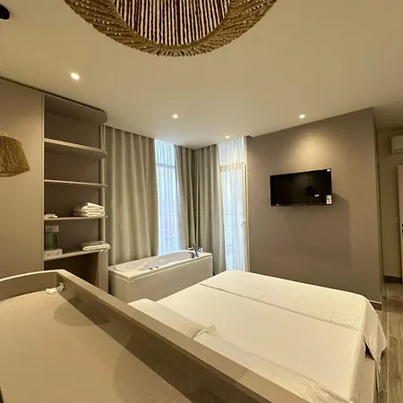 Oni Hotel 4*