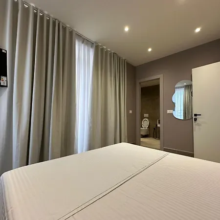 Oni Szálloda Saranda